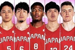 八村回归存疑&霍金森状态下滑！媒体人：日本男篮走下坡路成定局
