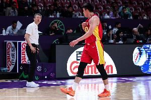 媒体人：中国男篮比预期的更强势 新西兰为身高短板付出了代价