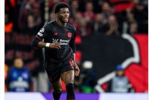 官方：勒沃库森18岁中卫塔佩左大腿后侧肌腱受伤，预计11月复出