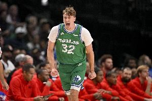 哈滕：弗拉格天赋出众身体素质极佳 还需要时间适应打控卫