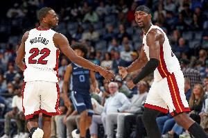 阿德巴约：维金斯在先发里话不多 他会做影响比赛胜负的小事