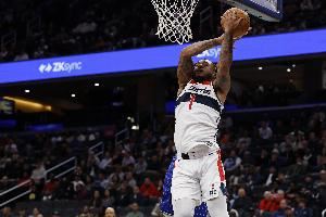 凯肖恩-乔治：惠特摩尔在场上永不放弃 他给我们增添了把进攻利器